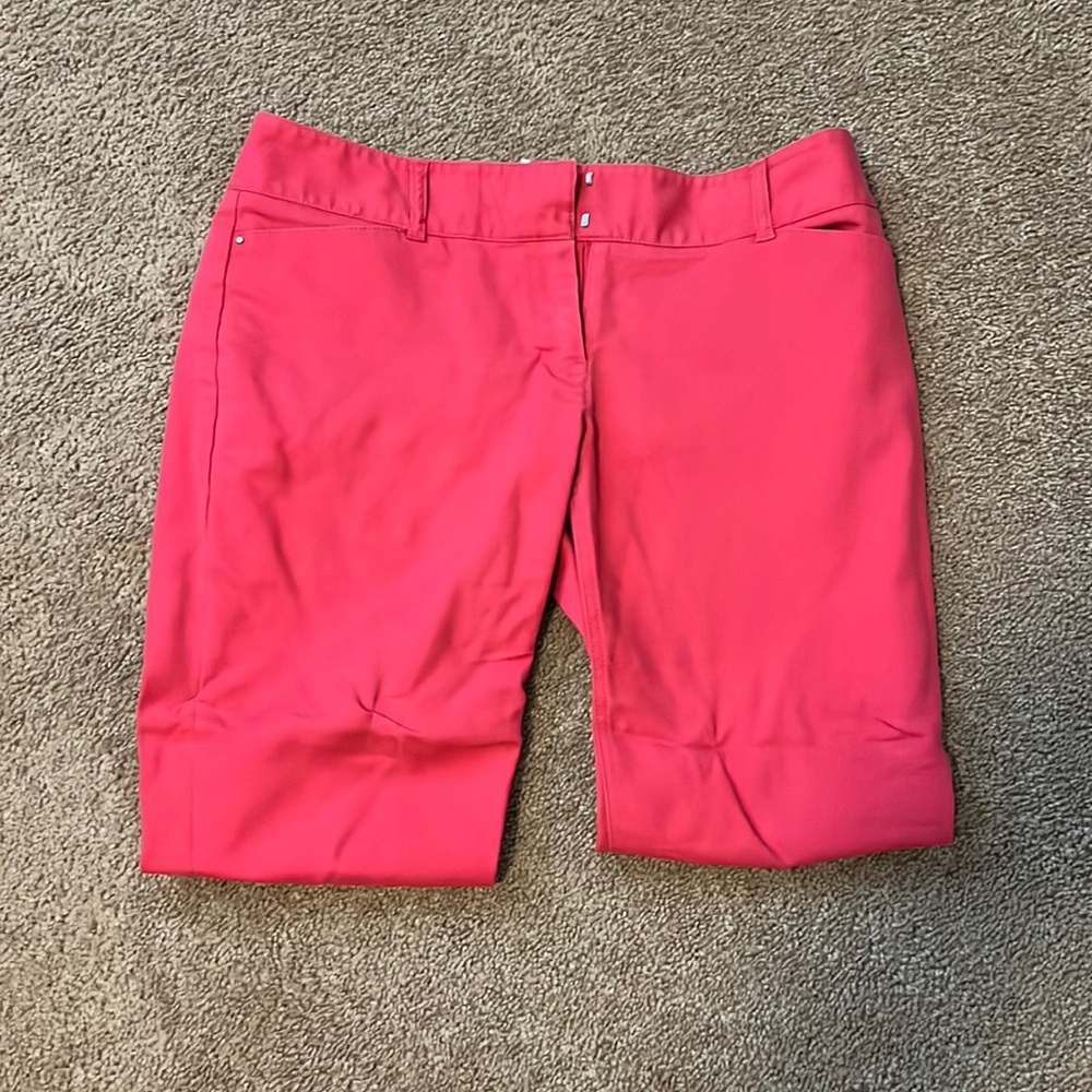 Like new White House Black Market crop pants size